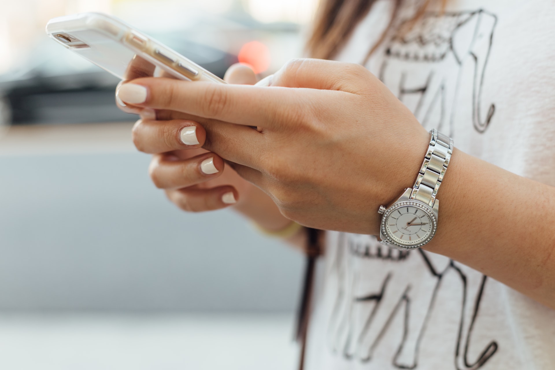 Read more about the article É abusiva a inclusão de novos serviços no plano de celular sem o consentimento do consumidor.